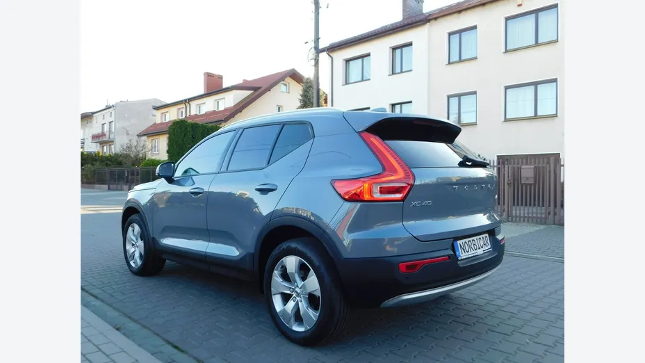 VOLVO XC40 -