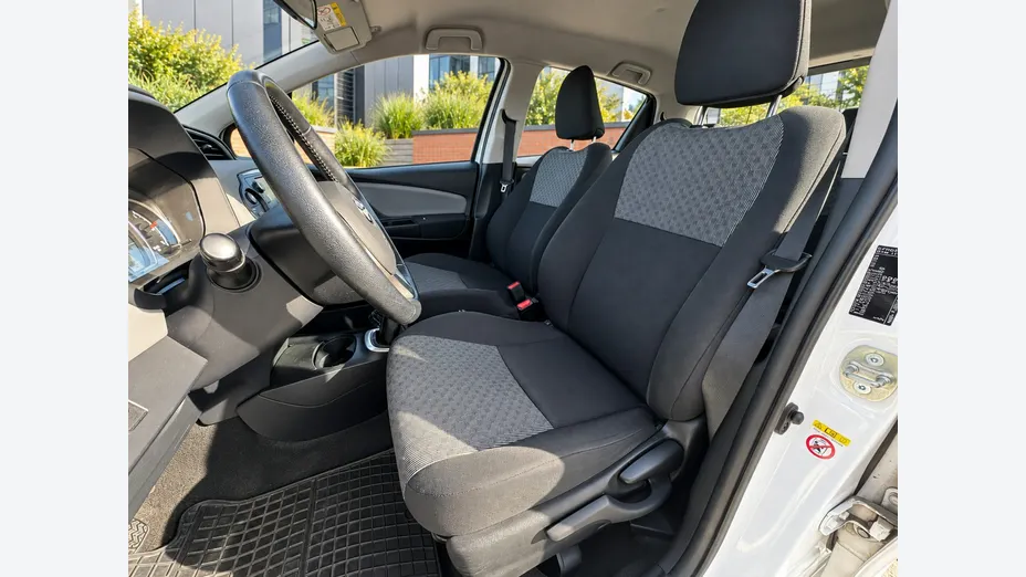 TOYOTA Yaris -