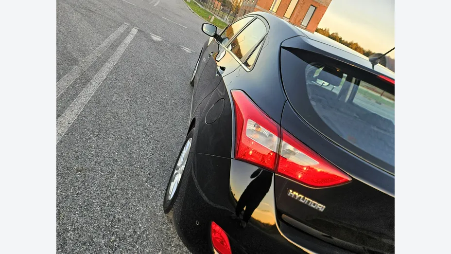 HYUNDAI i30 -