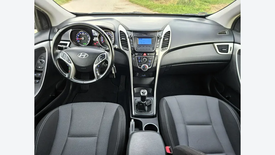 HYUNDAI i30 -