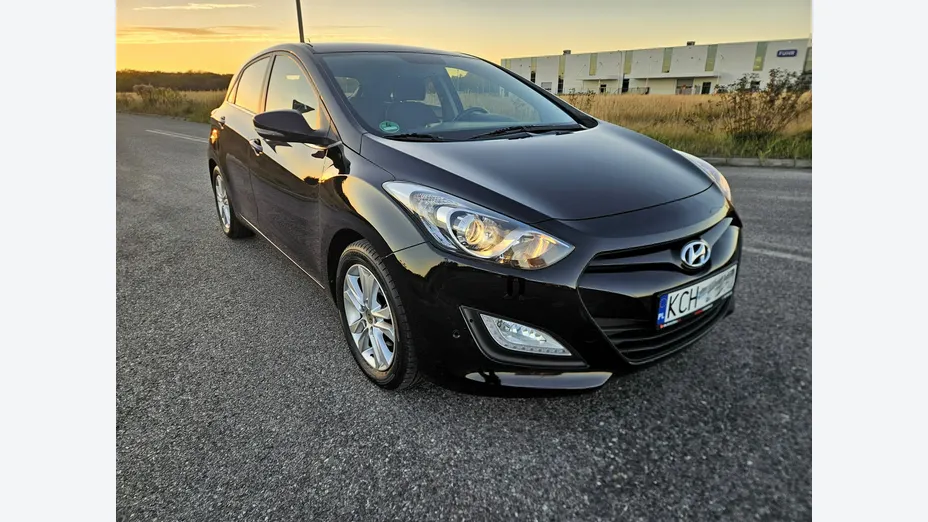HYUNDAI i30 -