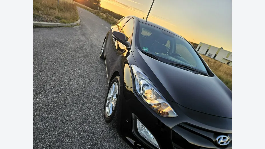 HYUNDAI i30 -