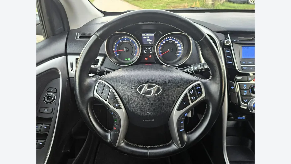 HYUNDAI i30 -