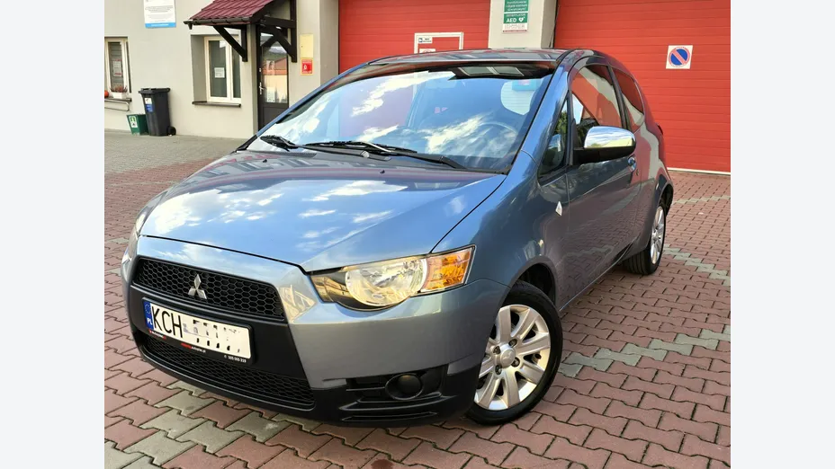 MITSUBISHI Colt -
