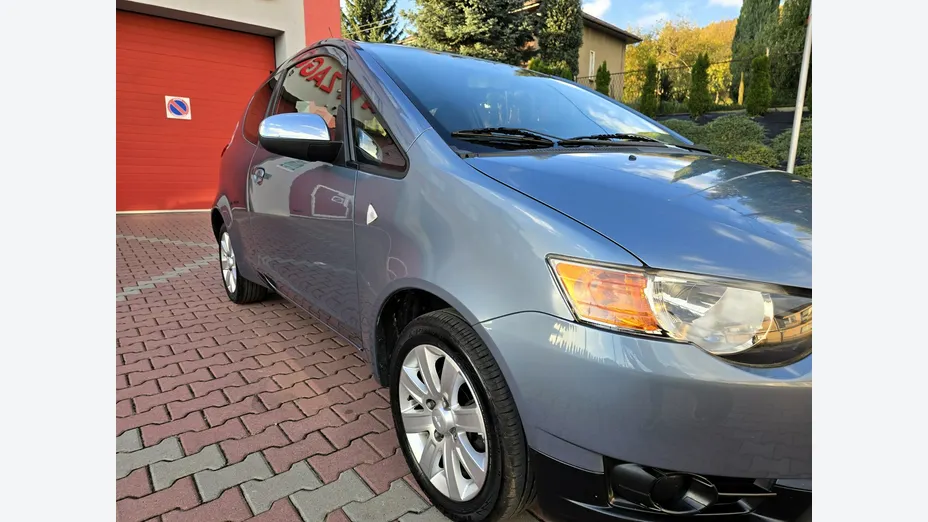 MITSUBISHI Colt -