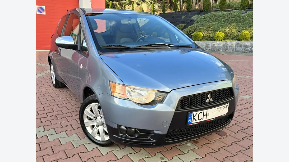 MITSUBISHI Colt -