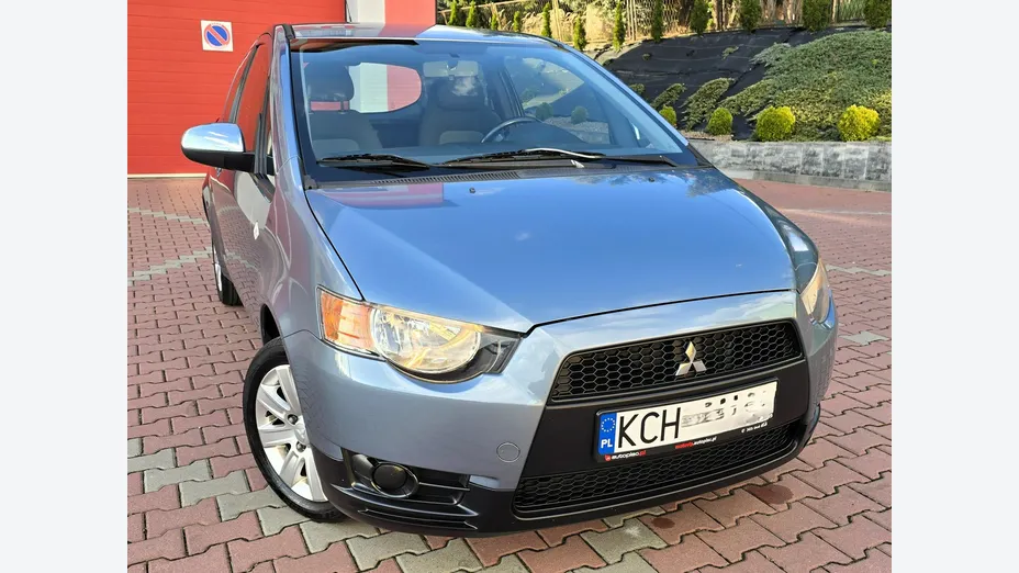 MITSUBISHI Colt -