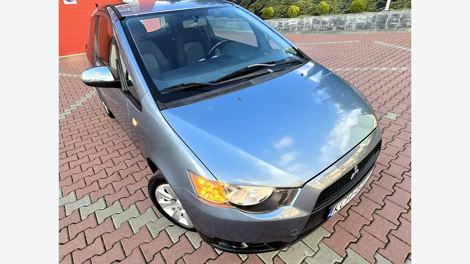 MITSUBISHI Colt -