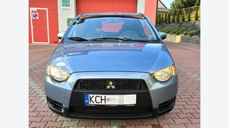MITSUBISHI Colt -