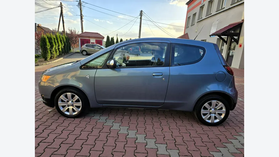 MITSUBISHI Colt -