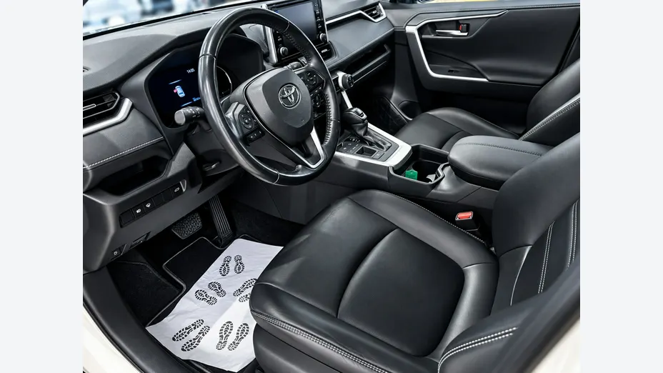 TOYOTA RAV4 -