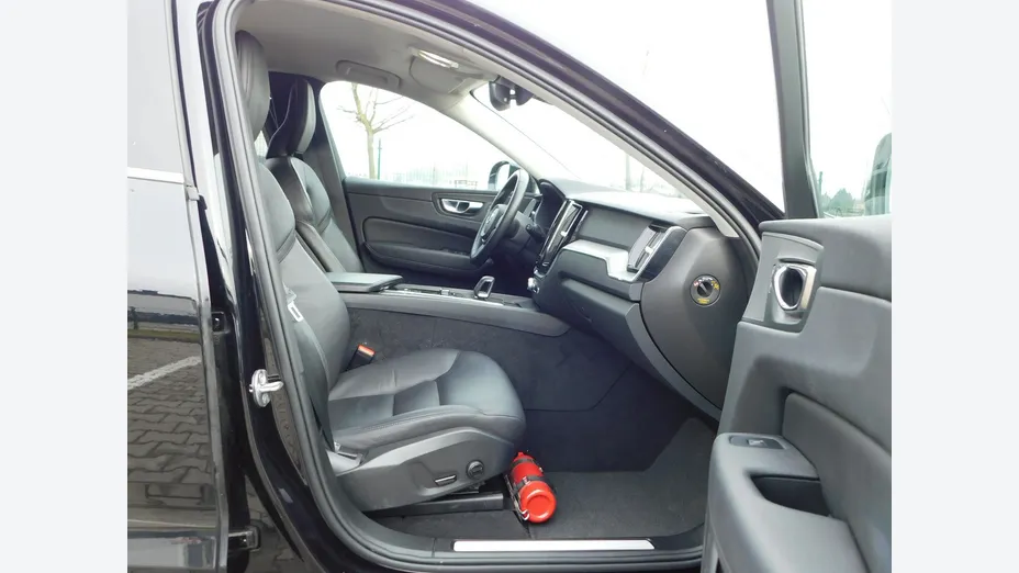 VOLVO XC60 -