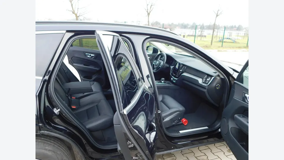 VOLVO XC60 -