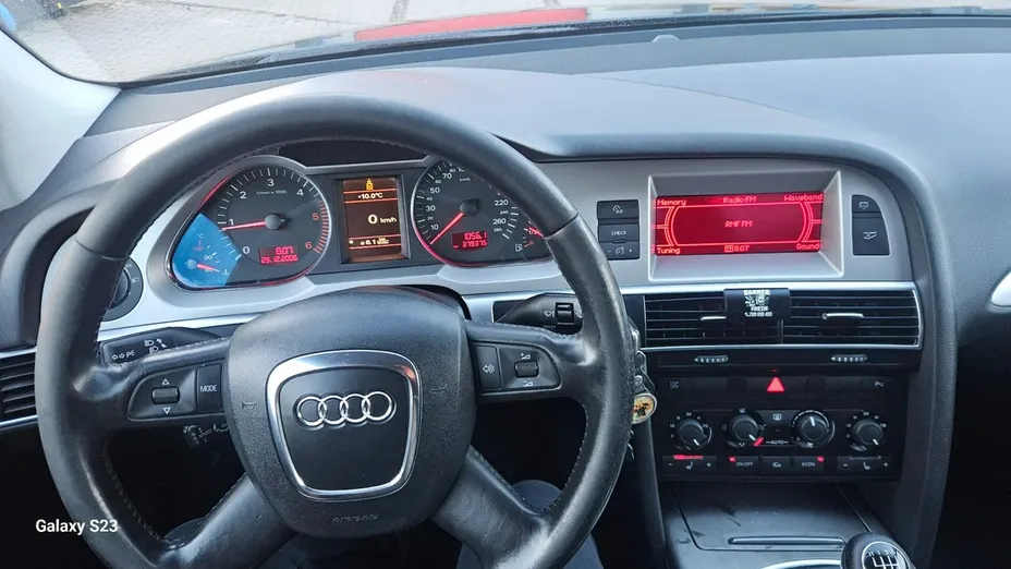 AUDI A6 -