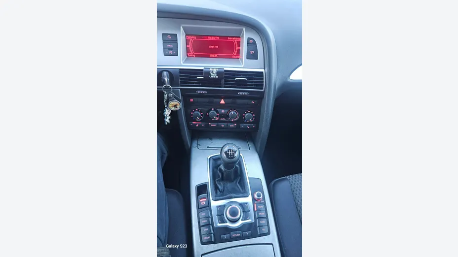 AUDI A6 -