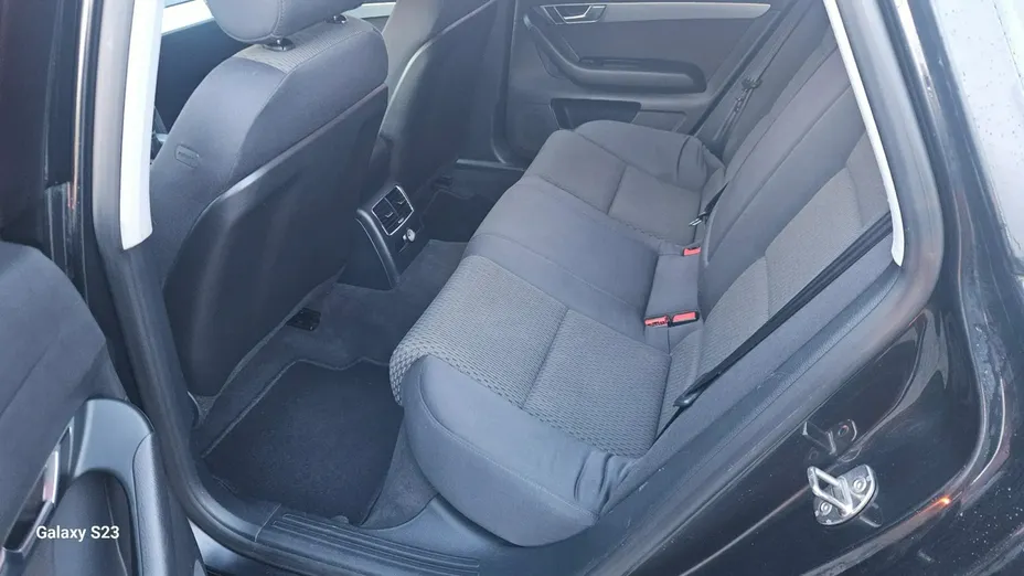 AUDI A6 -