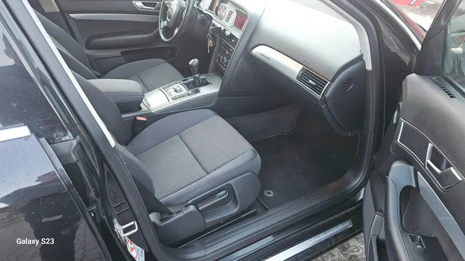 AUDI A6 -