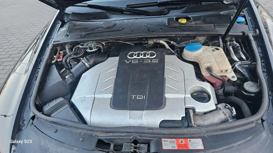 AUDI A6 -