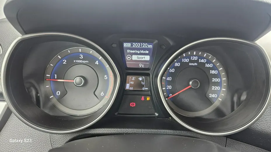 HYUNDAI i30 -