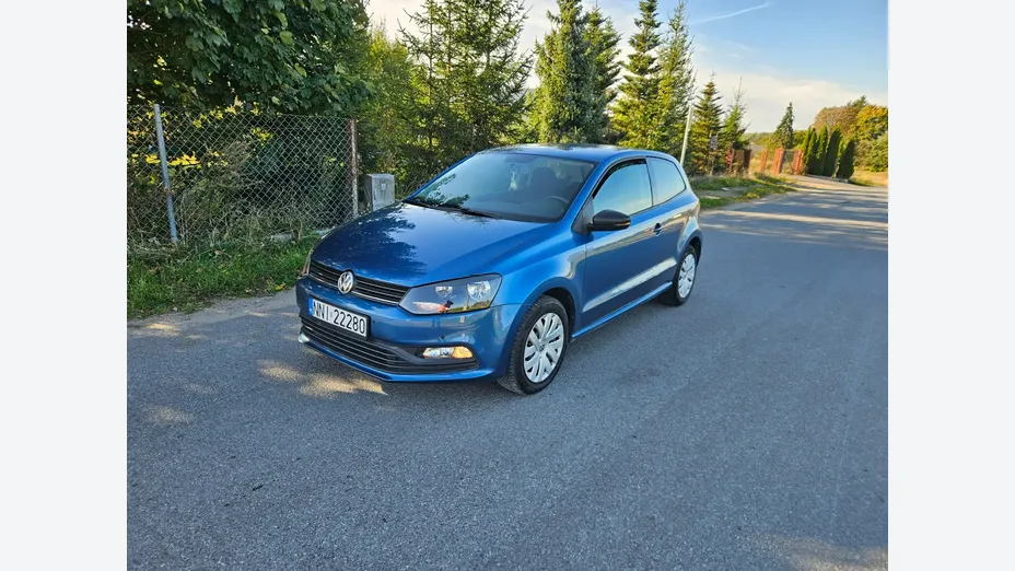 VOLKSWAGEN Polo -
