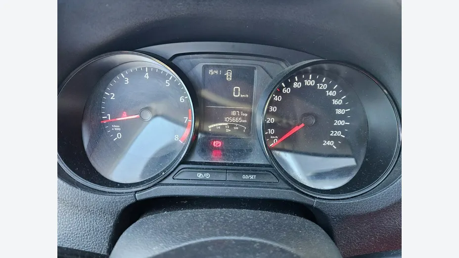VOLKSWAGEN Polo -