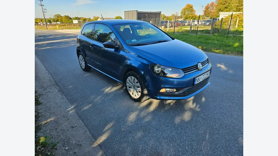 VOLKSWAGEN Polo -