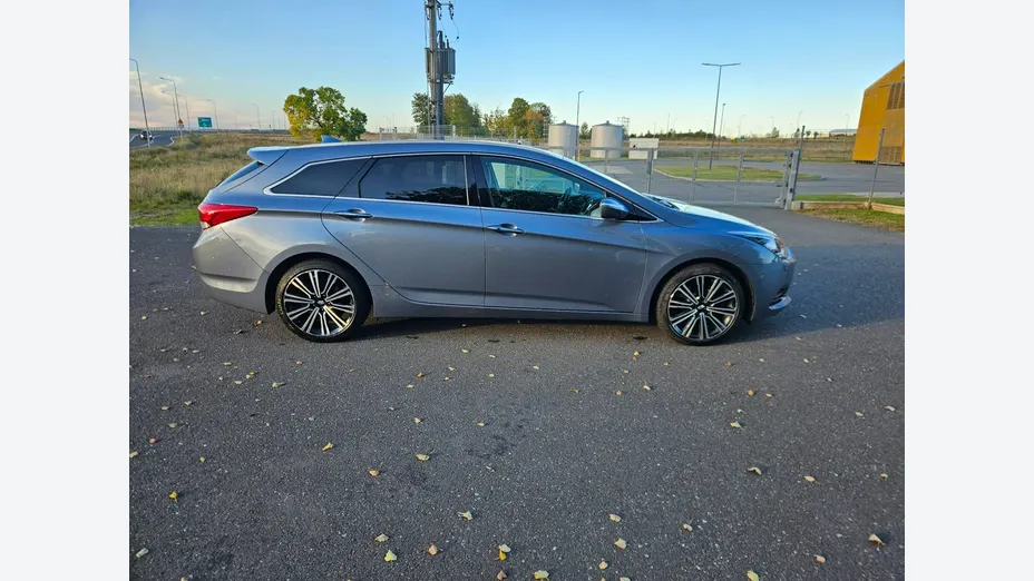 HYUNDAI i40 -