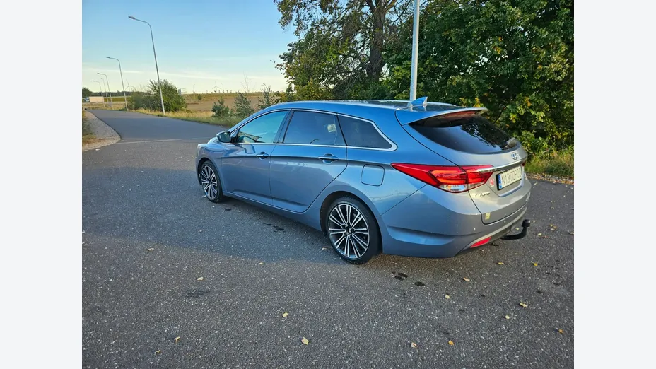 HYUNDAI i40 -