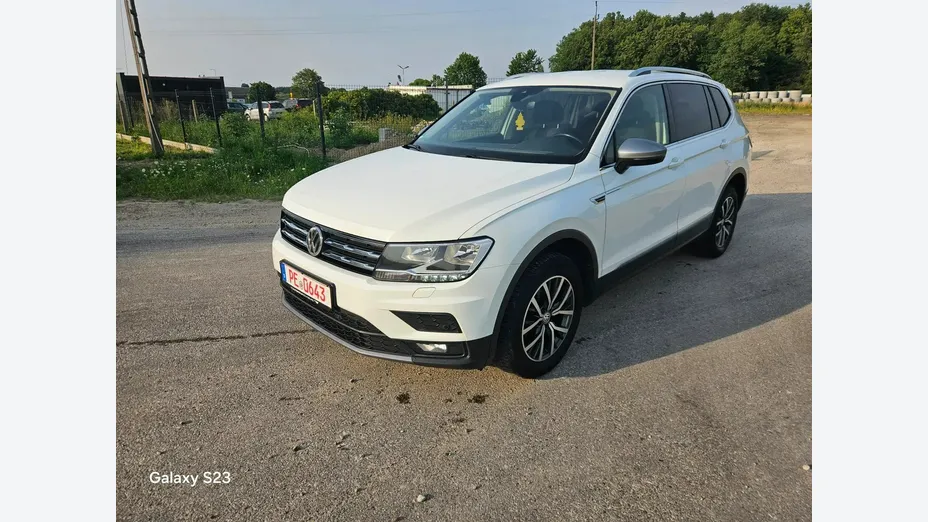 VOLKSWAGEN Tiguan -