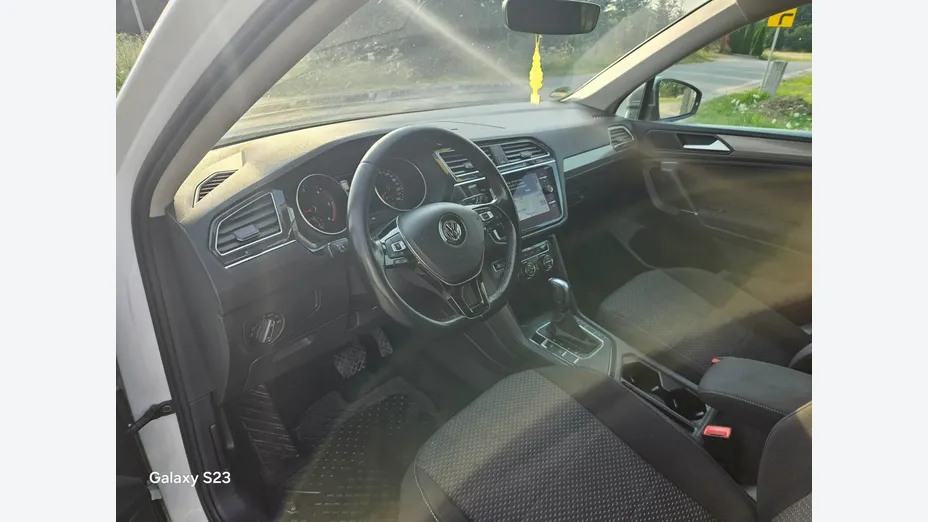 VOLKSWAGEN Tiguan -