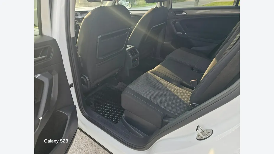 VOLKSWAGEN Tiguan -