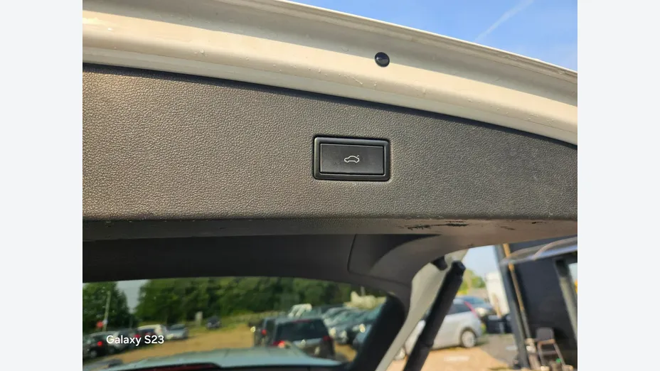 VOLKSWAGEN Tiguan -