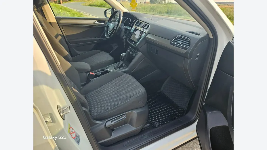 VOLKSWAGEN Tiguan -