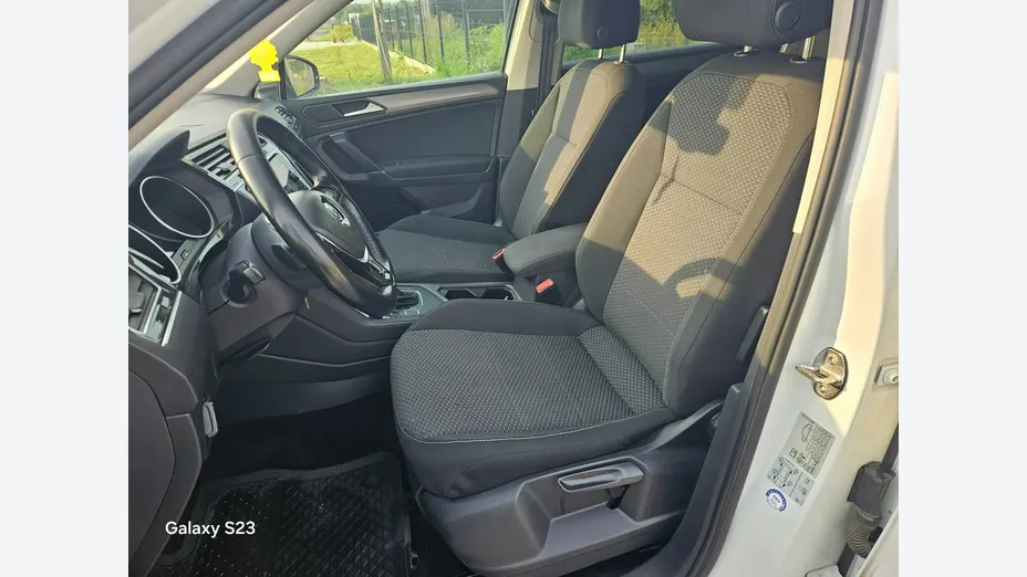 VOLKSWAGEN Tiguan -
