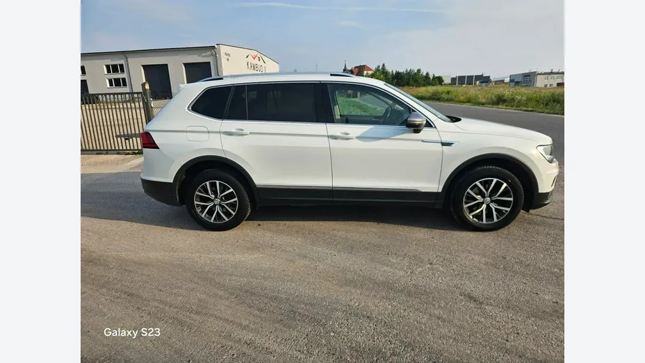 VOLKSWAGEN Tiguan -