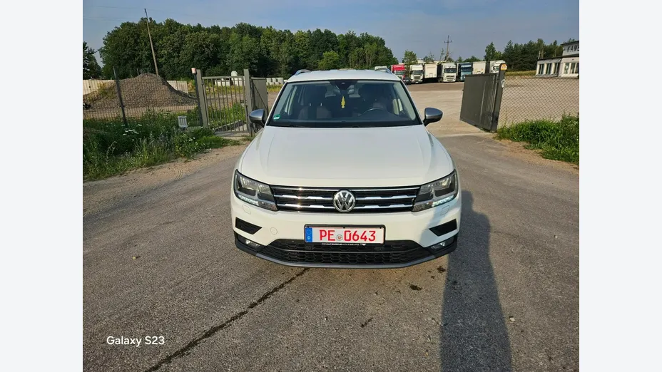 VOLKSWAGEN Tiguan -