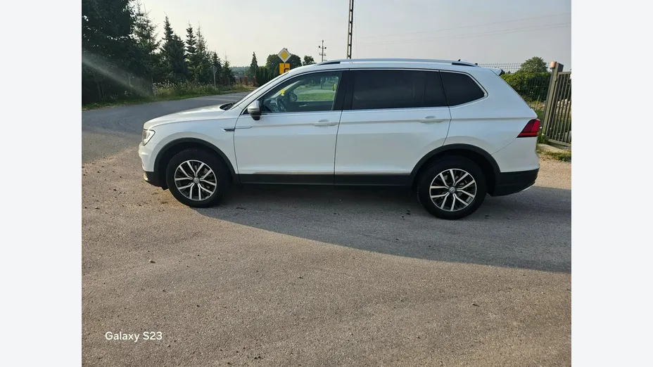 VOLKSWAGEN Tiguan -