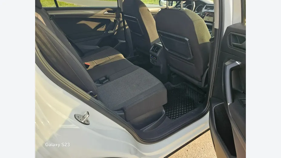 VOLKSWAGEN Tiguan -