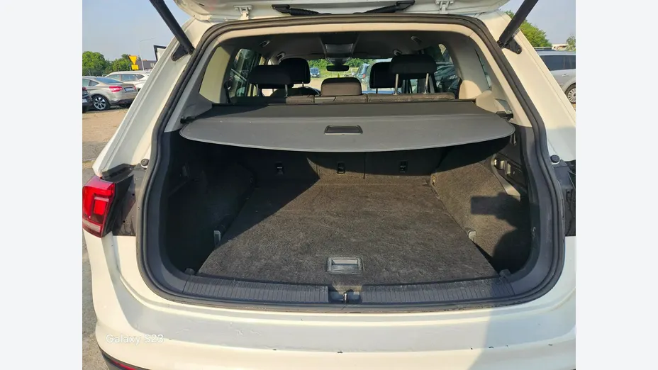 VOLKSWAGEN Tiguan -