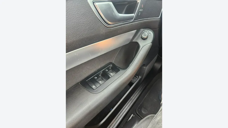 AUDI A6 -