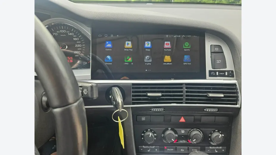 AUDI A6 -