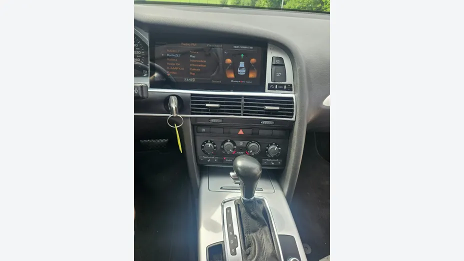 AUDI A6 -