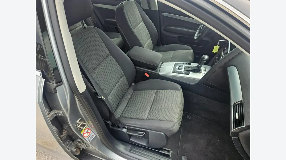 AUDI A6 -