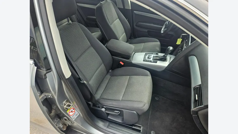 AUDI A6 -