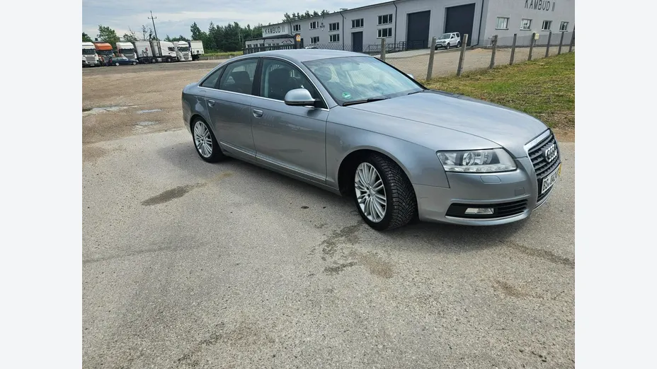 AUDI A6 -
