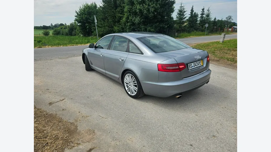 AUDI A6 -