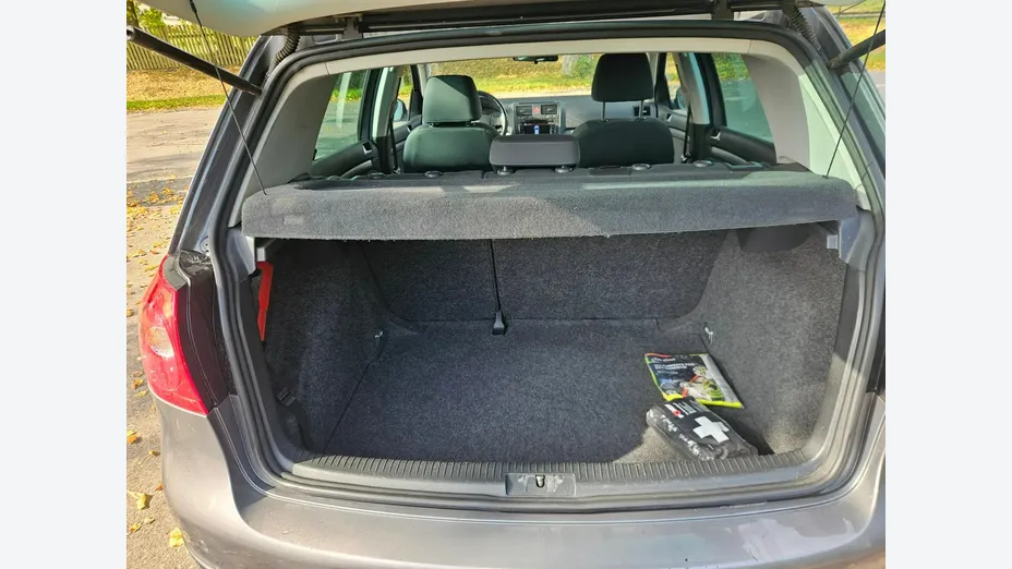 VOLKSWAGEN Golf -