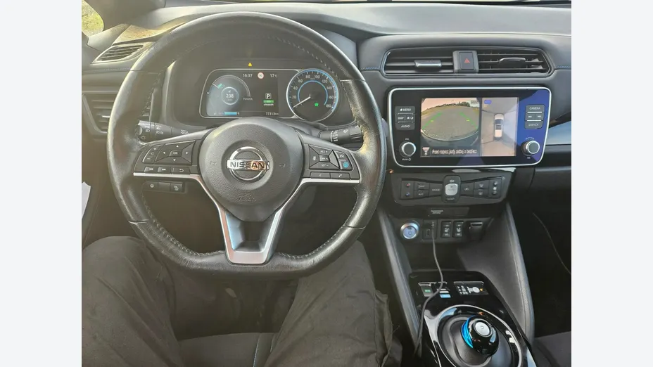 NISSAN Leaf -