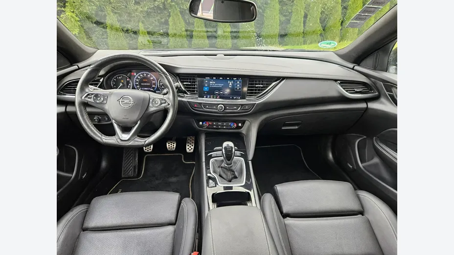 OPEL Insignia -