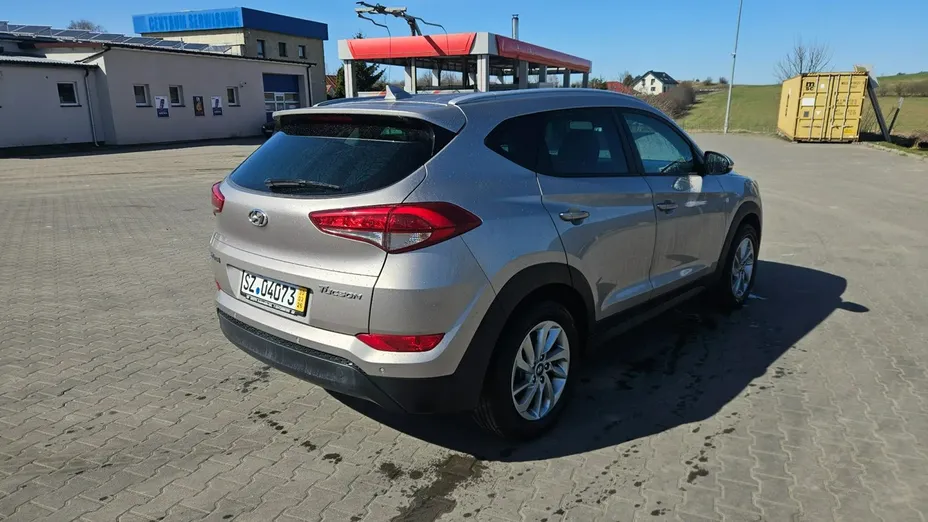HYUNDAI Tucson -